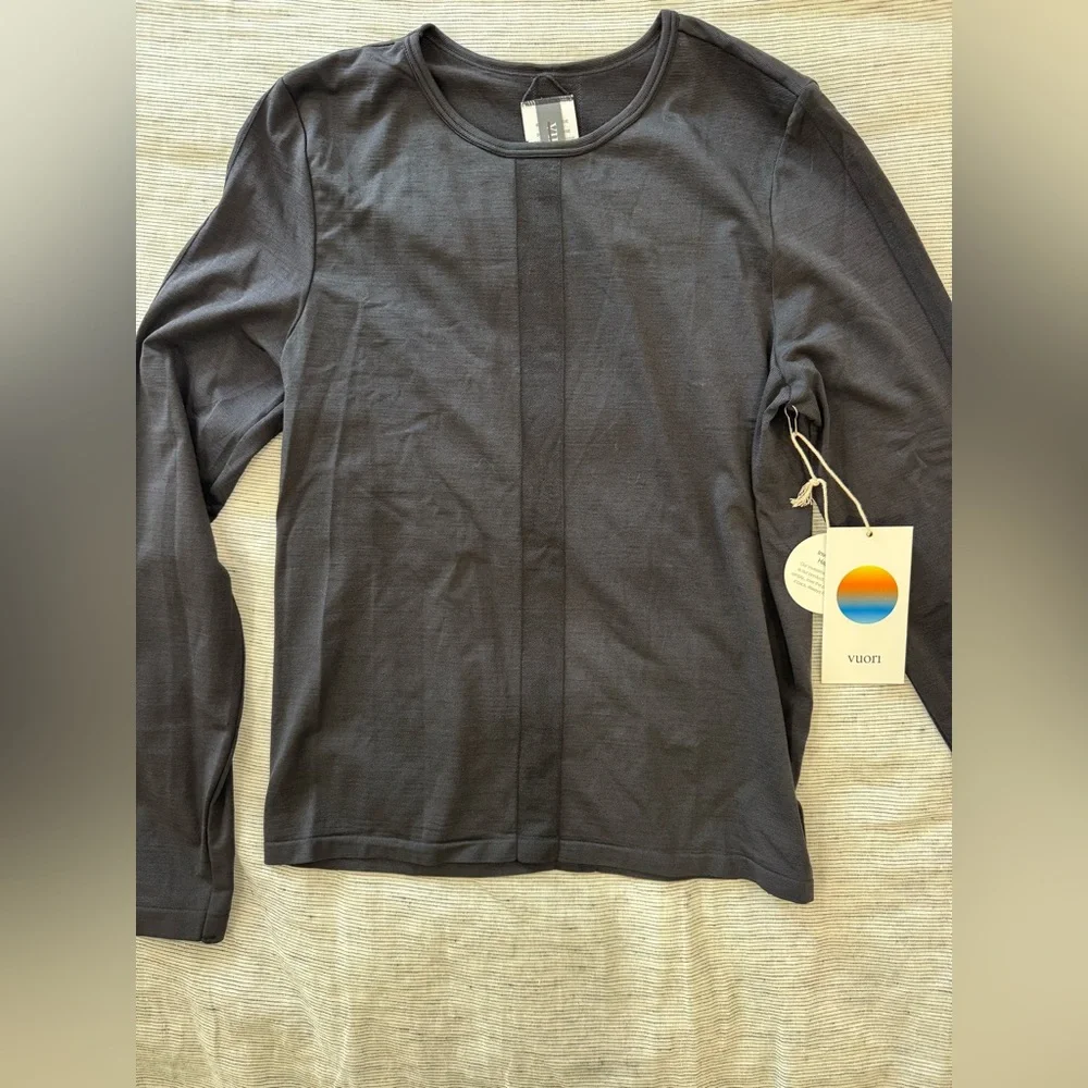 Vuori L/S Apres Sport Seamless Top. Black Long Sleeve Top. - Picture 4 of 6